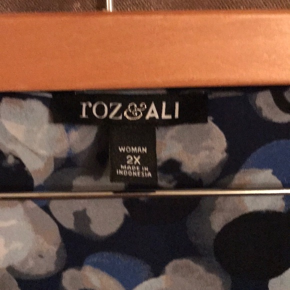 NWOT Roz & Ali Top - Picture 2 of 4